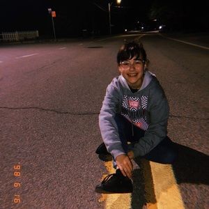 Meet your Posher, Simone